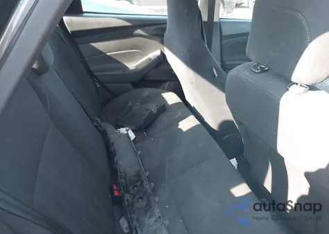 2016 Ford Focus S z USA, uszkodzony, nr VIN 1FADP3E21GL228001